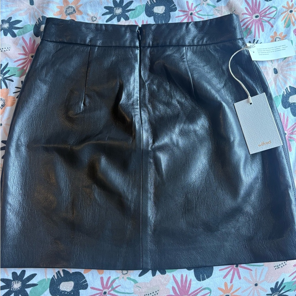 Aritzia (Wilfred) Black Mini Leather Skirt - Picture 2 of 3